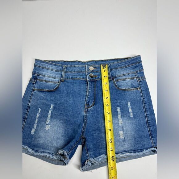 Denim Light washed Distressed Shorts Size 6 - Picture 5 of 8